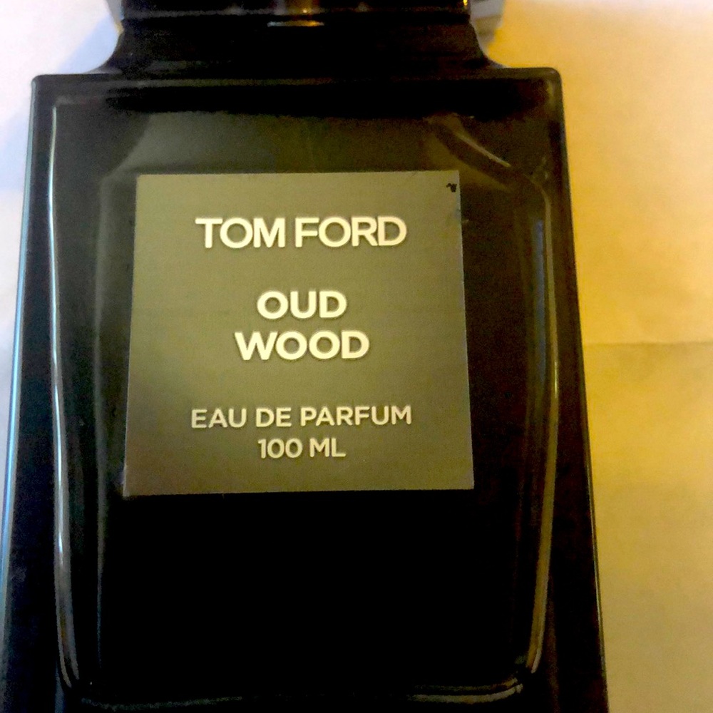 Be bold and stand out from the crowd with the Oud Wood. Best Cologne !!!